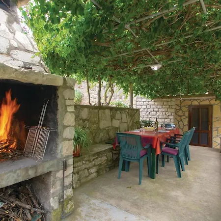 Vikendica Amazing In With Kitchen *