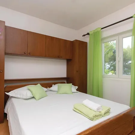 Borova Bb Ii * Blato (Korcula)