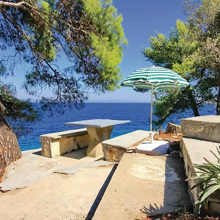 Amazing In With Kitchen Blato (Korcula)
