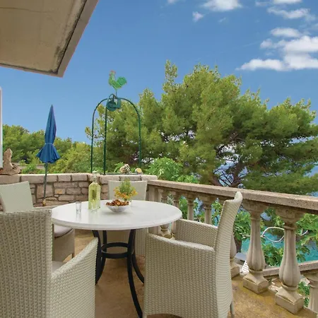 Borova Bb Ii 度假居 *